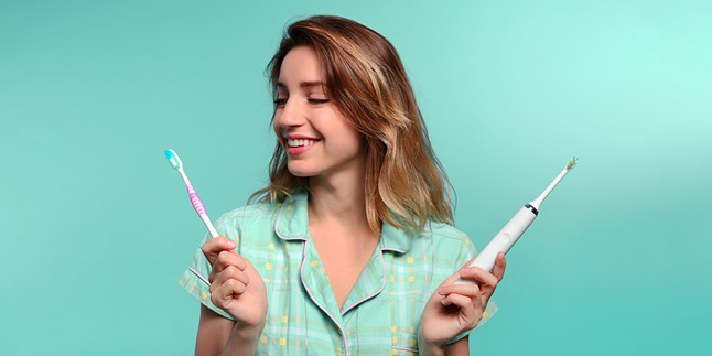Qué cepillo de dientes escoger: manual o eléctrico